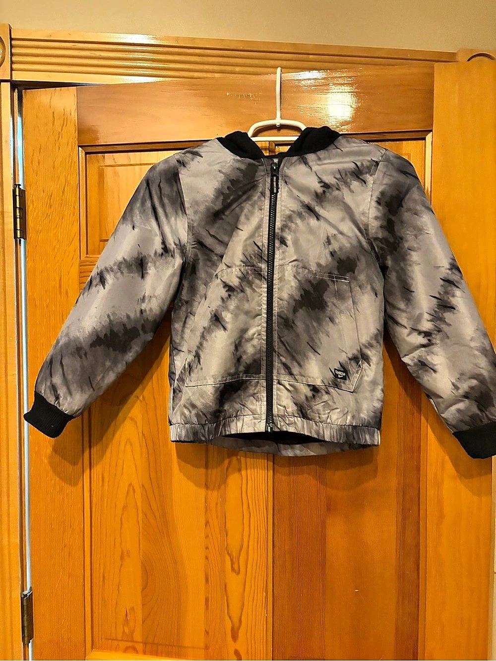 OshKosh boys Size 7 Gray & Black Jacket Like New